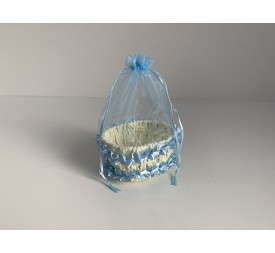 CESTA CON ORGANZA CELESTE 12.5X9.5X6CM