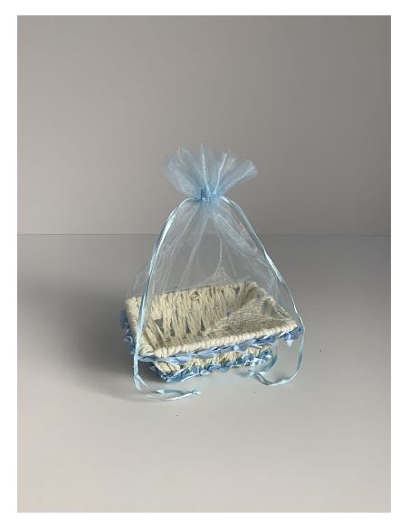 CESTA CON ORGANZA CELESTE 16X12X5.5CM