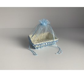 CESTA CON ORGANZA CELESTE 21.5X16.5X6.5CM