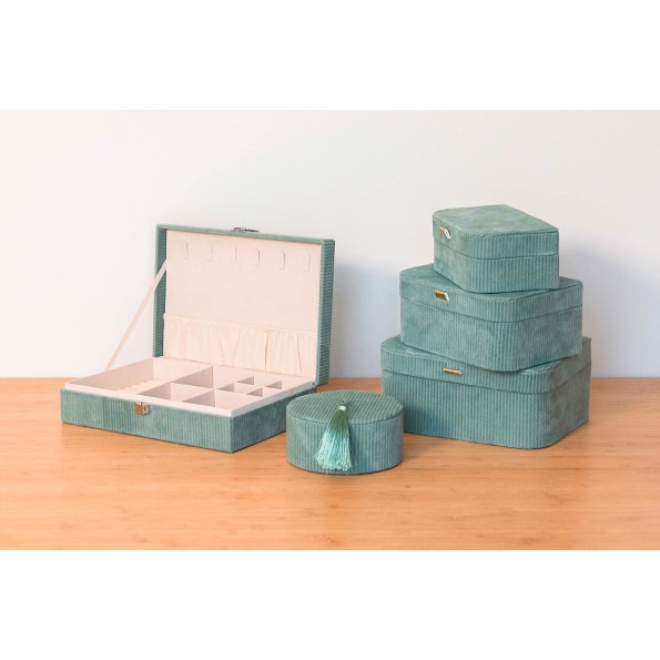 CAJA POLIESTER 13X13X6,5 PANA 2 SURT.