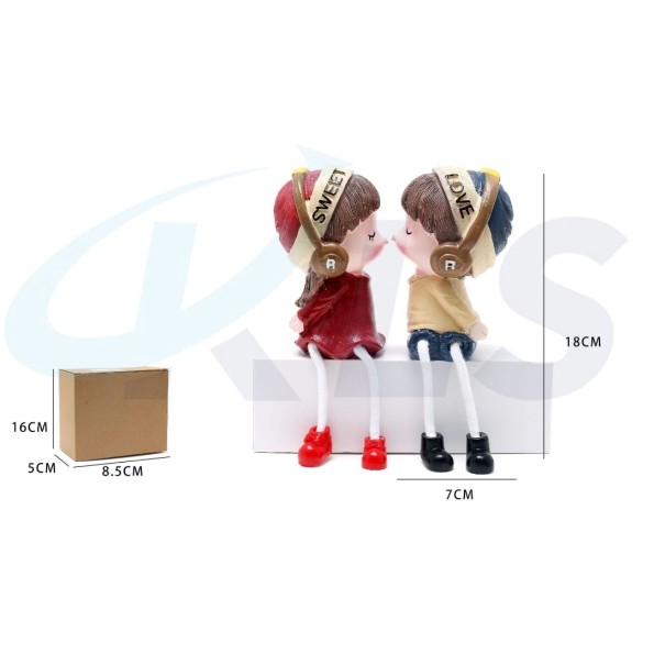 FIGURA PAREJA ENAMORADOS CASCOS