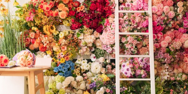 Cómo elegir un buen proveedor de flores artificiales para tu tienda: 7 claves